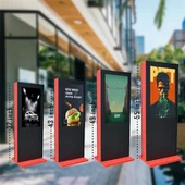 Taispeántais chomharthaíochta digiteacha tráchtála amuigh faoin aer